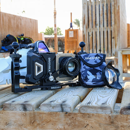 DiveVolk SeaTouch 4 Max with lens pocket for underwater photography