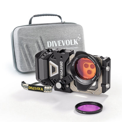 DIVEVOLK SeaTouch 6 PRO Filters Kit with travel case ¡ª housing with Filter Hood and Red Filter mounted, Magenta Filter displayed in front, outdoor lanyard attached, travel case in background.