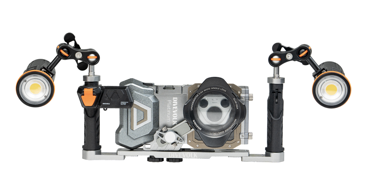 DIVEVOLK SeaTouch 4 Max Platinum Deep Dive Kit with dual light for iPhone and most Android smartphone, dive housing, waterproof phone case