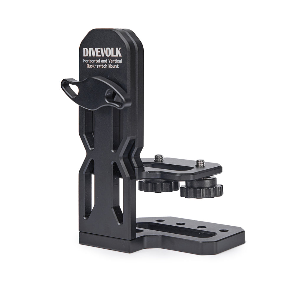 DIVEVOLK Horizontal and Vertical Quick-Switch Mount standalone product shot ¡ª aluminium L-bracket with SmartLock thumb lever, dual ball head knobs and multi-hole base plate on white background.