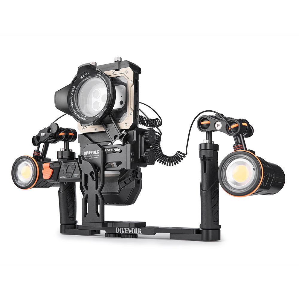 DIVEVOLK Quick-Switch Mount with SeaTouch 6 PRO housing, DLW-02A wide-angle lens and dual SL50 video lights in vertical shooting setup, white background.