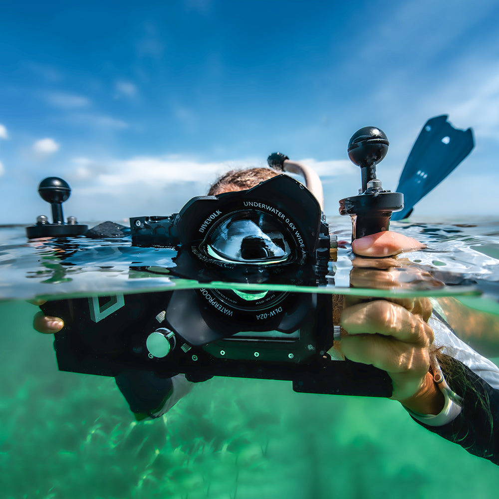 DIVEVOLK SeaTouch 4 Max underwater phone housing.